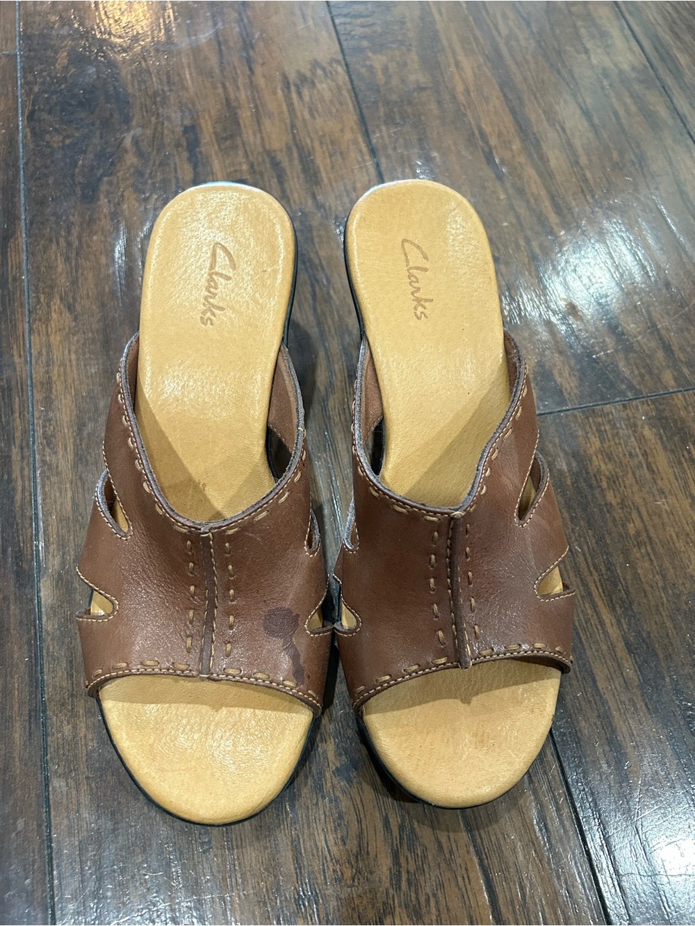 Clarks Women's Brown Leather Open-Toe Slide Clogs